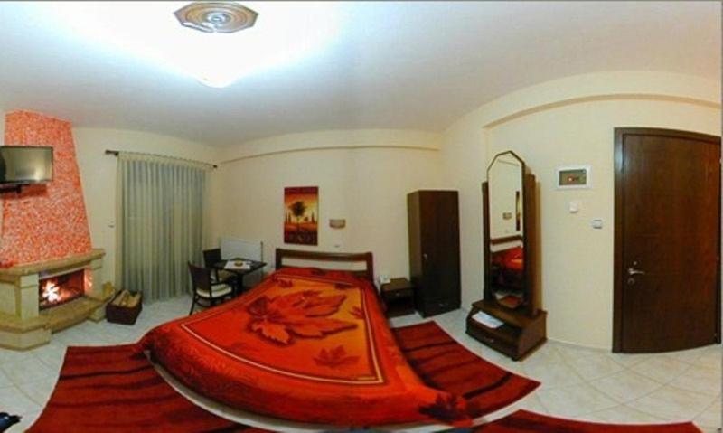 Hotel Galaxias กาโต ลูตรากี ภายนอก รูปภาพ