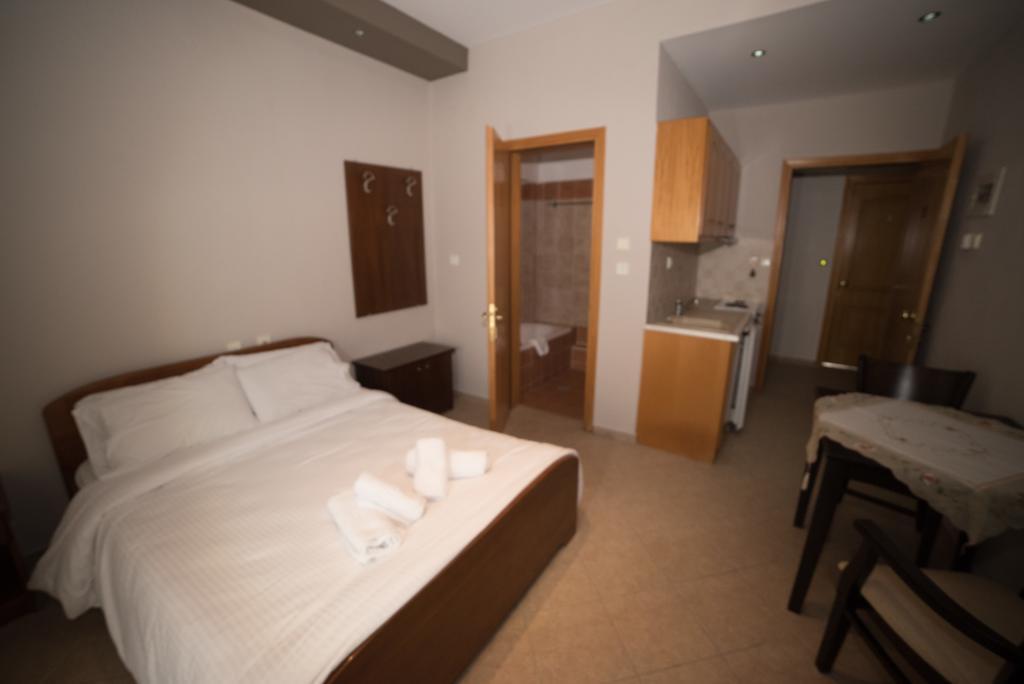 Hotel Galaxias กาโต ลูตรากี ภายนอก รูปภาพ