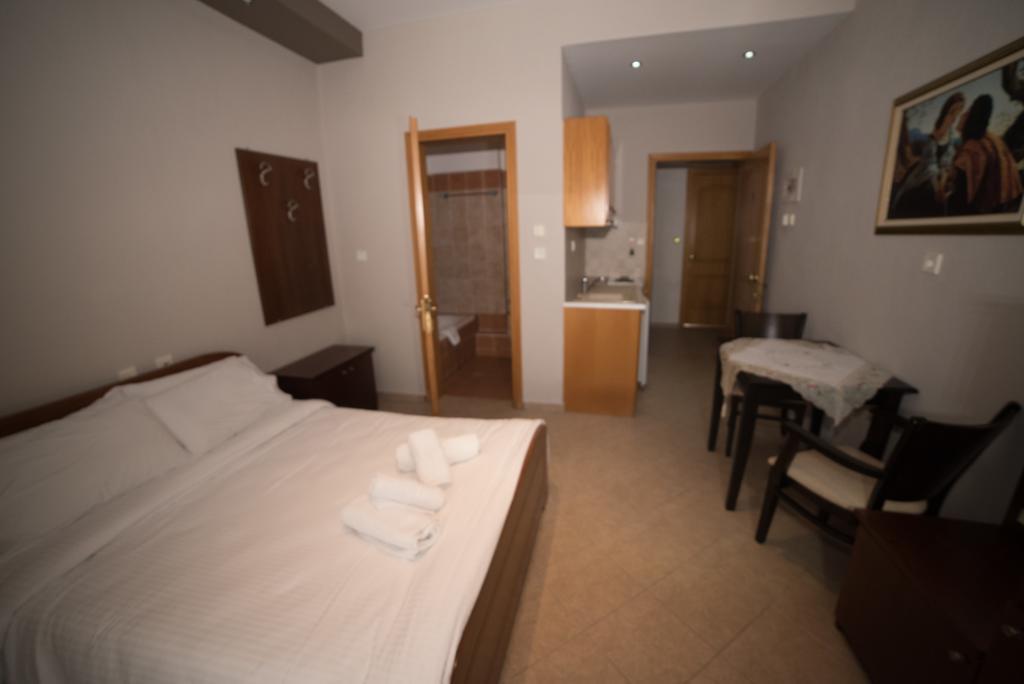 Hotel Galaxias กาโต ลูตรากี ภายนอก รูปภาพ