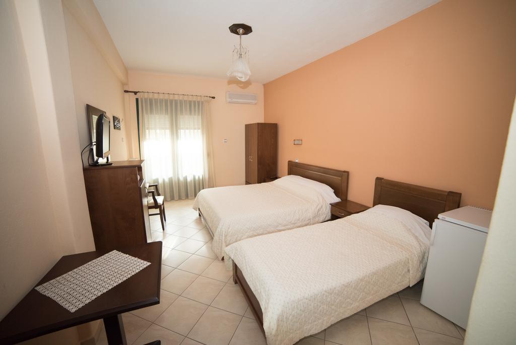 Hotel Galaxias กาโต ลูตรากี ภายนอก รูปภาพ