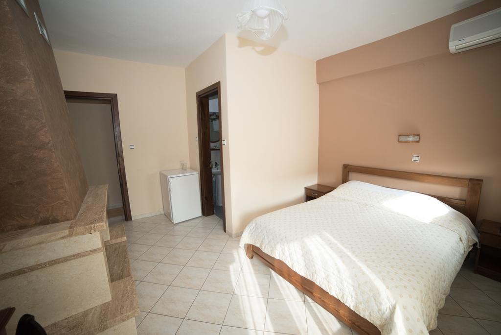 Hotel Galaxias กาโต ลูตรากี ภายนอก รูปภาพ