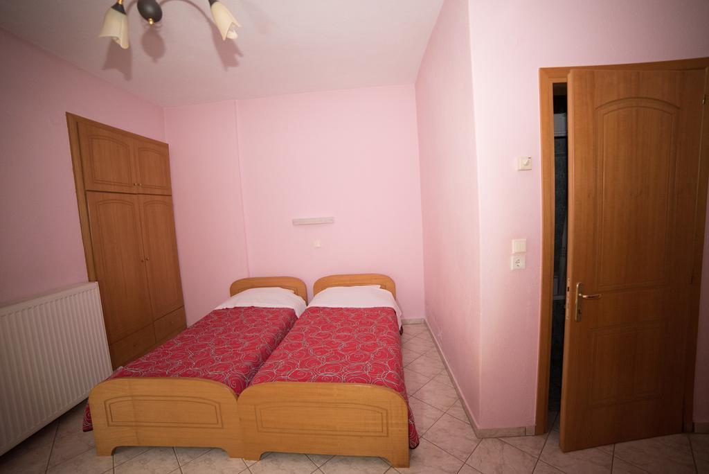 Hotel Galaxias กาโต ลูตรากี ภายนอก รูปภาพ