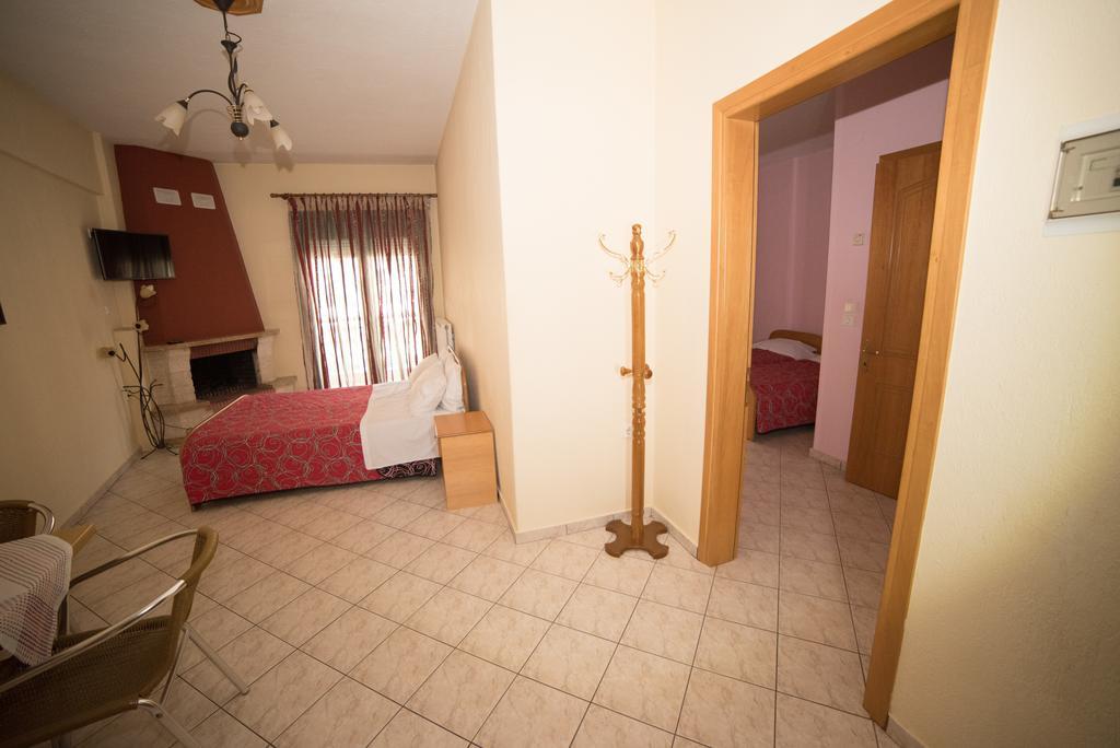Hotel Galaxias กาโต ลูตรากี ภายนอก รูปภาพ